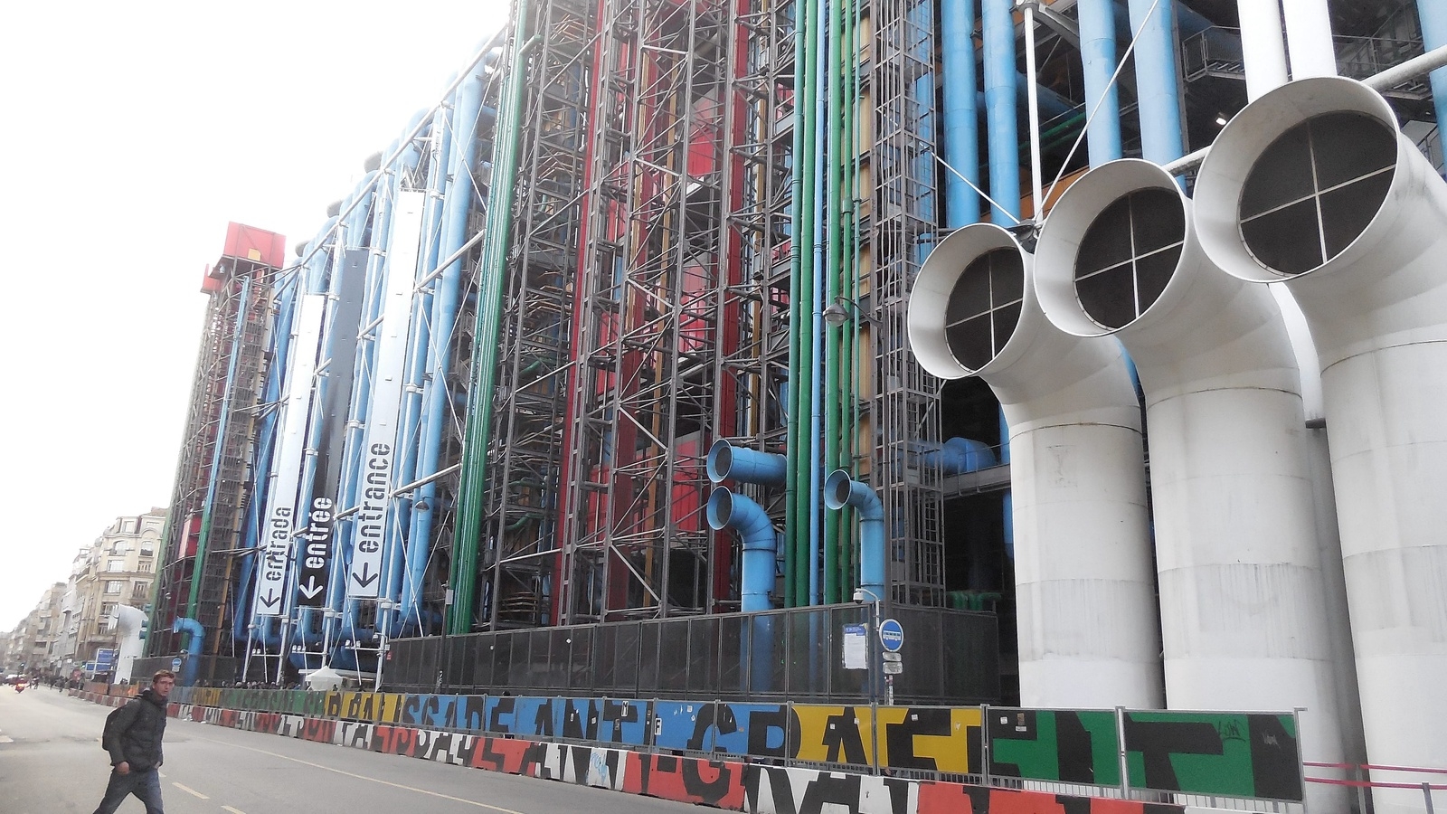 Centre Pompidou med sina häftiga ventilationsrör, som lagts utanpå huset.Foto: privat