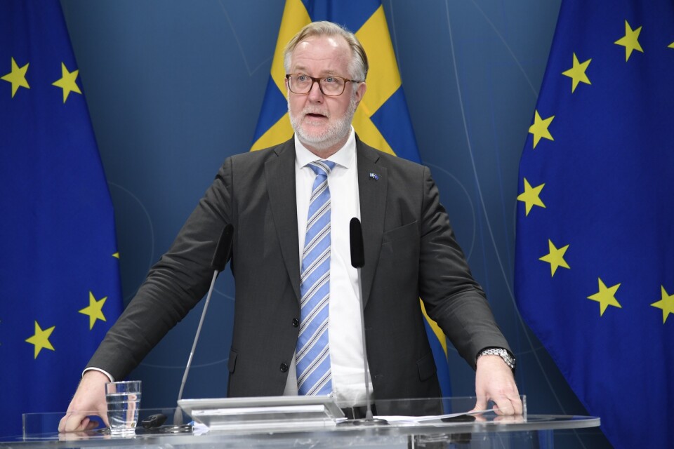 Arbetsmarknadsminister Johan Pehrson (L) på pressträff om regeringens prioriteringar.