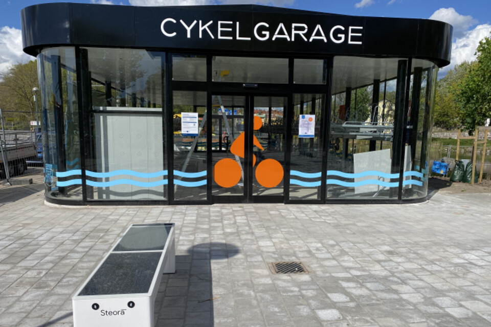 Cykelgaraget vid Kalmar Centralstation tas i drift idag fredag.