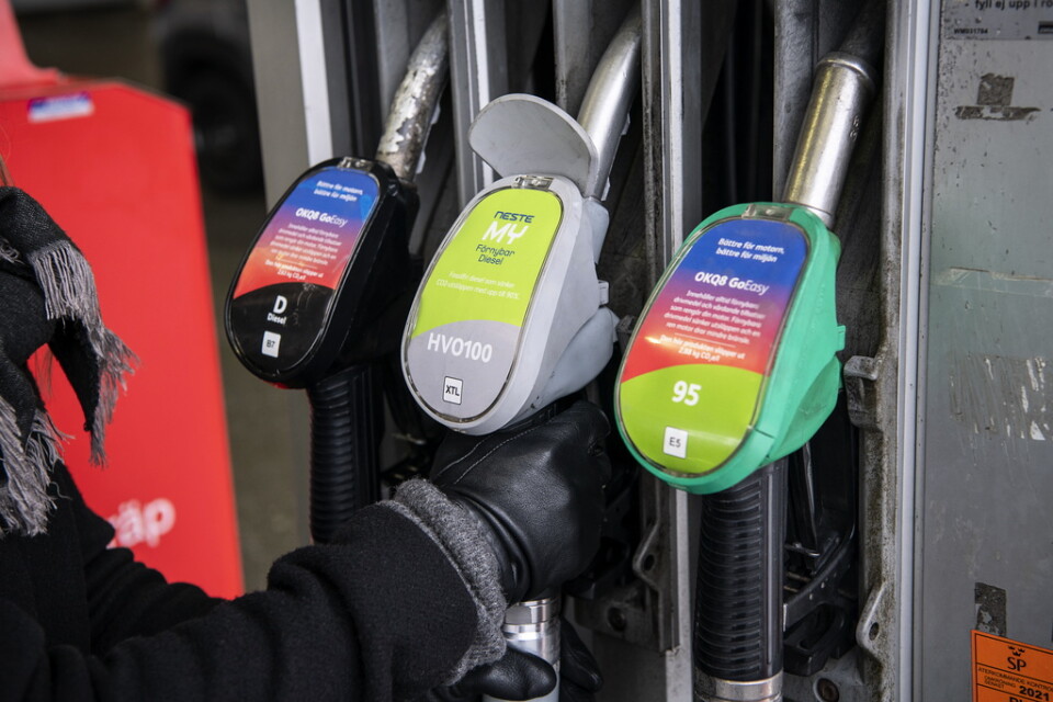 Biodrivmedel efterfrågas mer i världen och priset skenar på den globala marknaden. Det får stor inverkan på priset vid pump i Sverige, både för den vanliga dieseln med en del biodrivmedel och den rena biodieseln. Arkivbild.