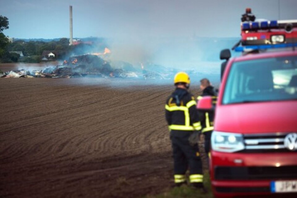 A barn was completely destroyed in a fire, in Hammar, Kristianstad. There is a suspicion that the fire was set.