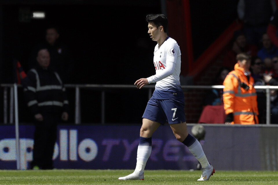 Son Heung-Min blev utvisad när Tottenham föll.