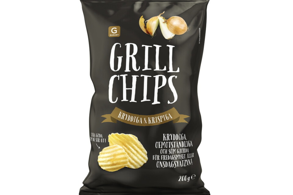 Axfood återkallar Garant grillchips 200 gram, sedan det visat sig att påsen innehåller en annan chipssort. Pressbild.