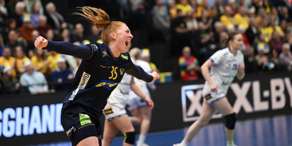 Svensk storseger mot Island – nytt publikrekord i Brinova Arena