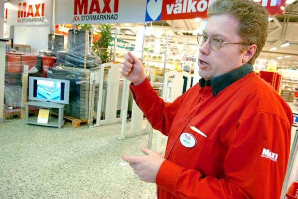 Håkan Ahlm, butikschef, säger att många av Ica Maxis kunder har efterfrågat självscanning. Bild. Tomas Nyberg