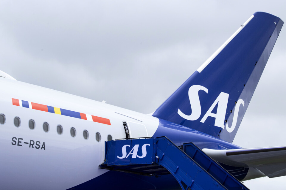 Flygbolaget SAS uppges be bolagets anställda att kapa sin lön med 20 procent enligt norska tidningen Dagens Næringsliv. Arkivbild.