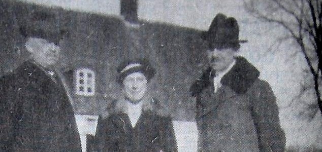 Den tyske fältherren Erich Ludendorff, till vänster, med makarna Mia Kockum och Ragnar Ohlson på Hässleholmsgården.