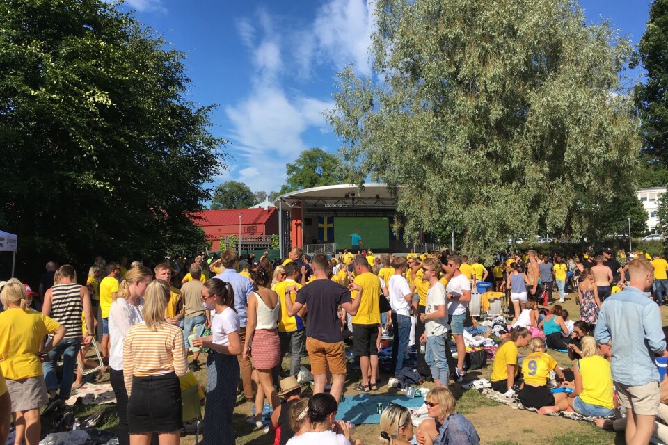 Många hade hittat till Linnéparken på onsdagen för att kolla Sverige-Mexico i fotbolls-VM.