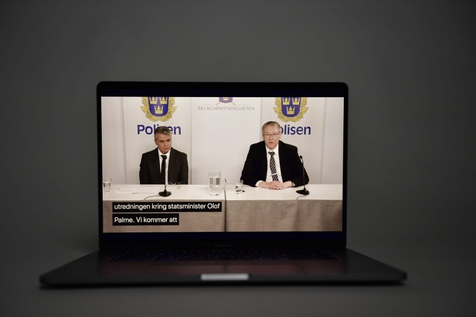 Chief Prosecutor Krister Petersson, on the right, held a digital press conference on Wednesday. His conclusion is that the so-called Skandia man shot Olof Palme on the 28th of February, 1986. To the left, lead investigator Hans Melander.