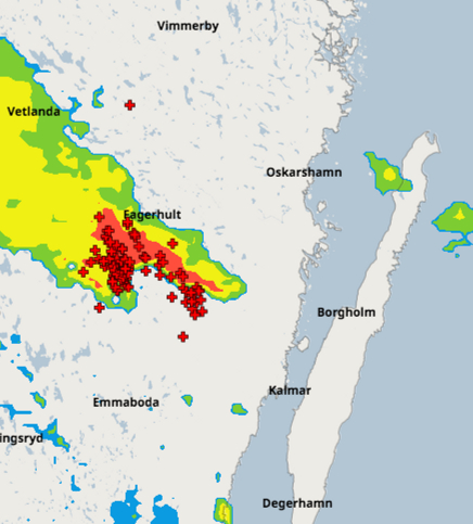 SMHI:s blixtkarta visar hur ovädret vandrat genom landet. De röda korsen är blixtnedslag.