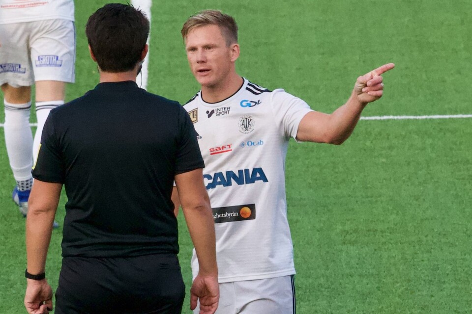Filip Jägerbrink var bedrövad efter OAIK:s förlust hemma mot IFK Värnamo. Edvin Crona satte matchens enda mål i nionde minuten.