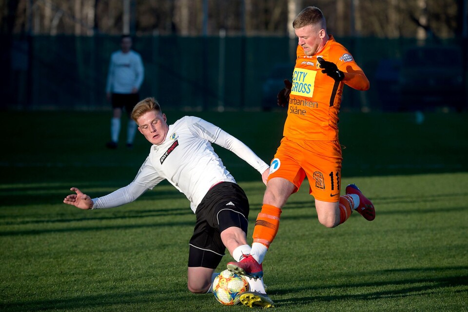 Kristianstad FC lost to Nosaby IF in a friendly on Monday. Nosaby scored a goal in the final minutes. Filip Persson, Nosaby, and Teddy Bergqvist, KFC.