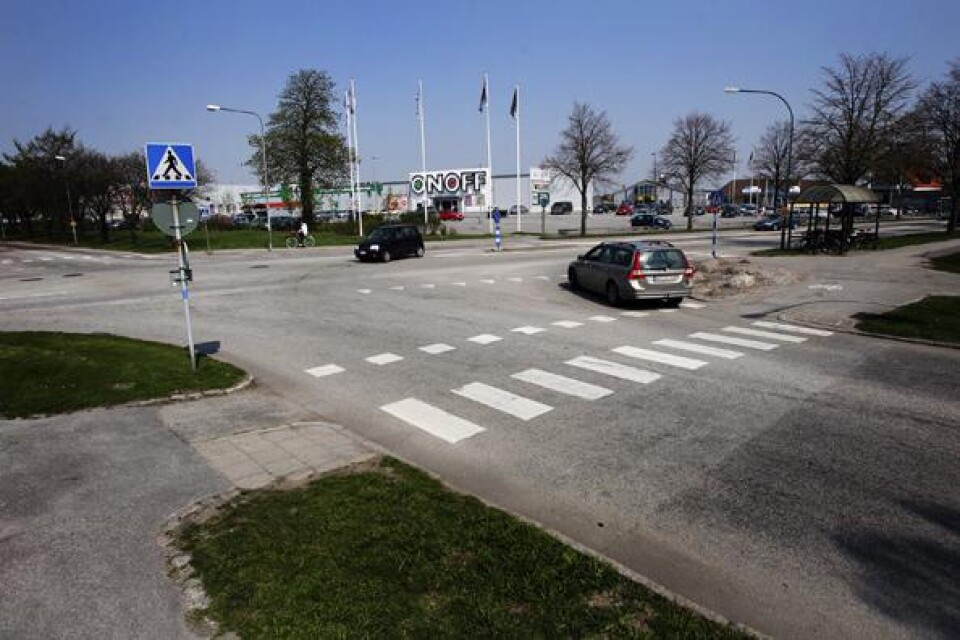 Korsningen Hedvägen-Tommarpsvägen hör till de platser där kommunen planerar att förbättra säkerheten för cyklisterna.