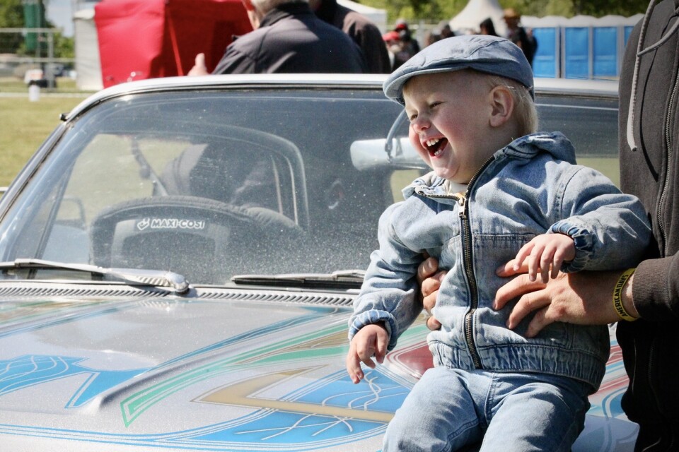 Valle Nilsson, 2 år, från Algutsrum, njöt av alla bilar och den goa stämningen.