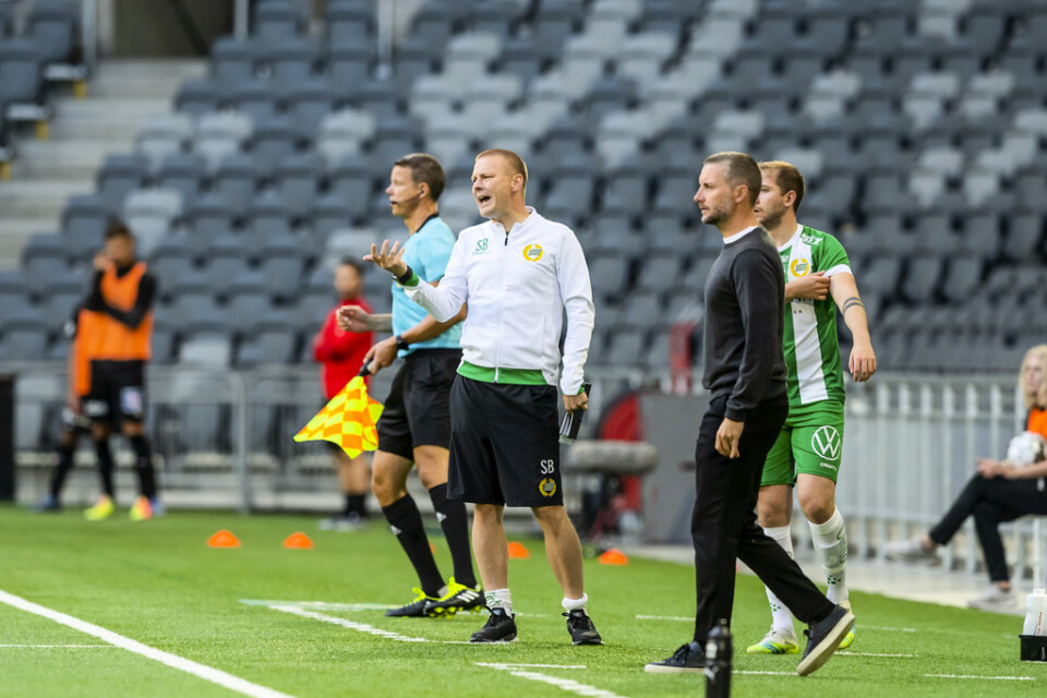 Hammarbys tränare Stefan Billborn och Örebros dito Axel Kjäll under måndagens herrallsvenska match i Stockholm.