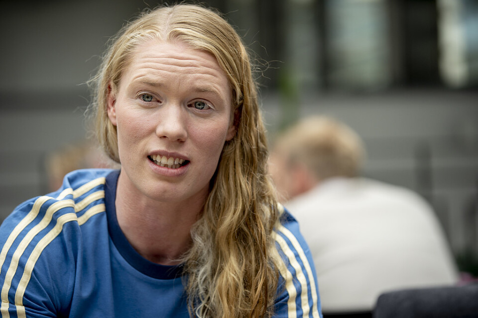 "Jag har tjatat om att jag inte tycker att man ska köra med unga spelare", säger Hedvig Lindahl. Bild från i maj.