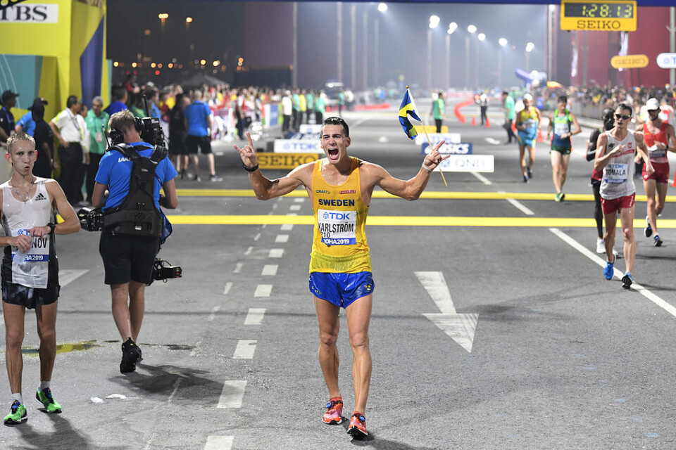 Perseus Karlström tar brons i herrarnas 20 km gång under friidrotts-VM i Doha.