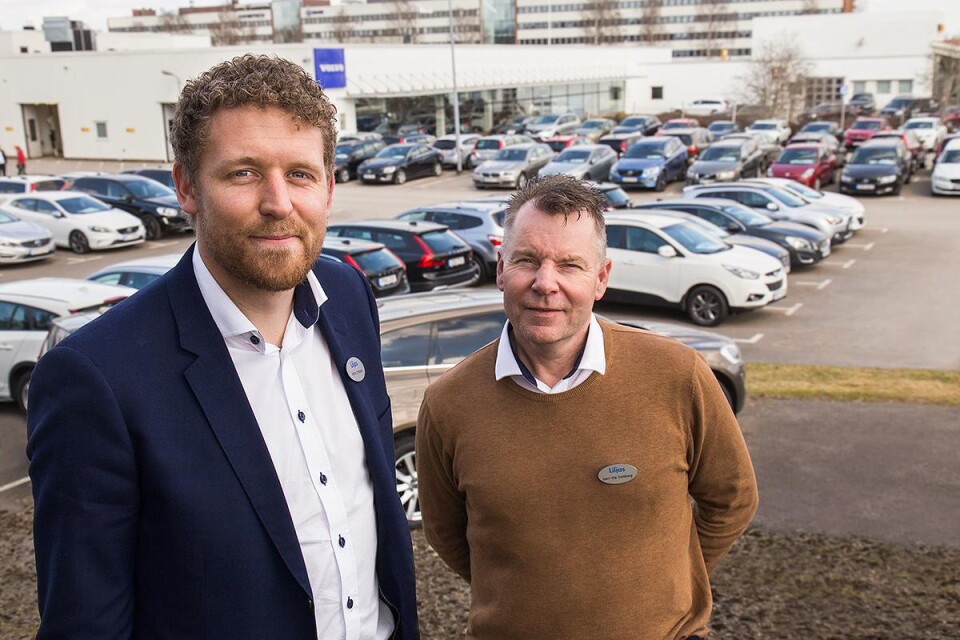 Anton Eriksson, försäljningschef begagnat, och Bert-Ola Dahlberg, bilsäljare, ger tips inför ditt nästa köp av begagnad bil.