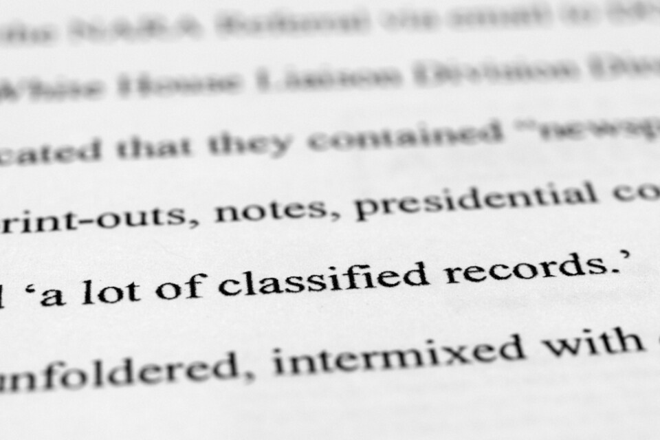 Delar av FBI:s begäran att leta efter dokument hos ex-president Donald Trump i fjol. Arkivbild.