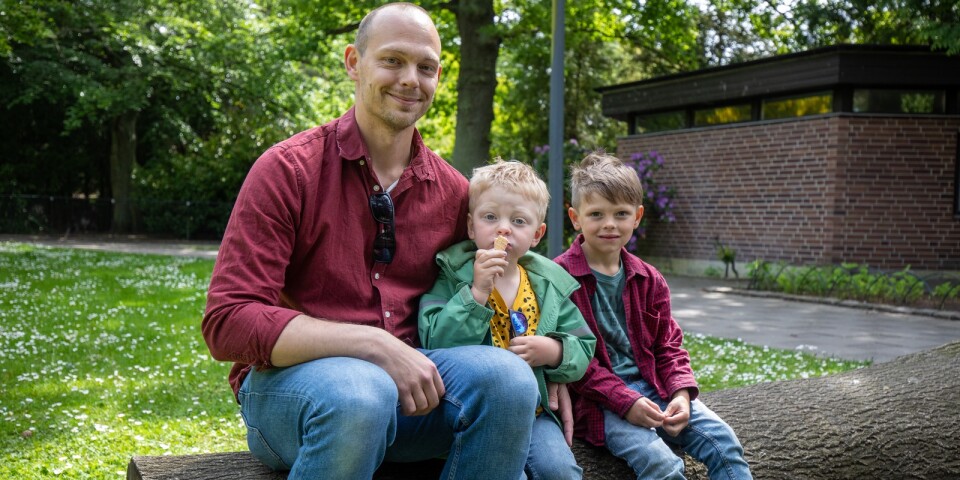 Andreas Nilsson, 36 år, med barnen Samuel 5 år och Gustav 3 år.