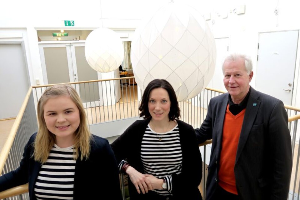 Rebecka Svensson, budget- och skuldrådgivare, Svenja Andersén, ekonomisk rådgivare och Ulf Ohlson från Sparbanken i Karlshamn hoppas att projektet ska inspirera fler till att få koll på sin ekonomi.