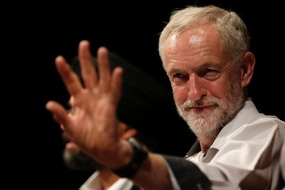 Jeremy Corbyn har valts till ny partiledare för Labour, Storbritanniens motsvarighet till Socialdemokraterna. 66-åringen från Islington i London efterträder Ed Miliband, som avgick direkt efter partiets svidande valförlust i våras. Sedan dess har Harrie