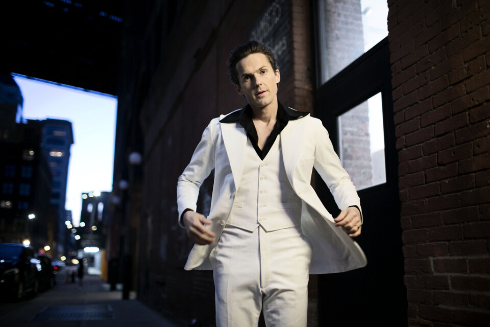 David Lindgren ska spela John Travoltas roll som Tony Manero i musikalen "Saturday night fever". Pressbild.