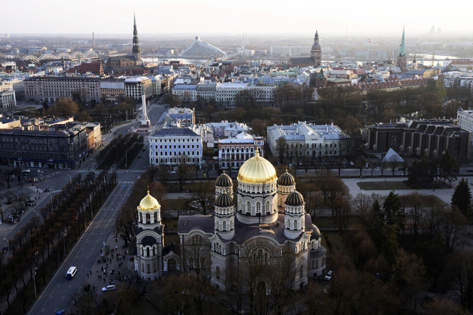 Lettiska myndigheter stoppar ryska tv-kanaler. Arkivbild: Utsikt över Lettlands huvudstad Riga.