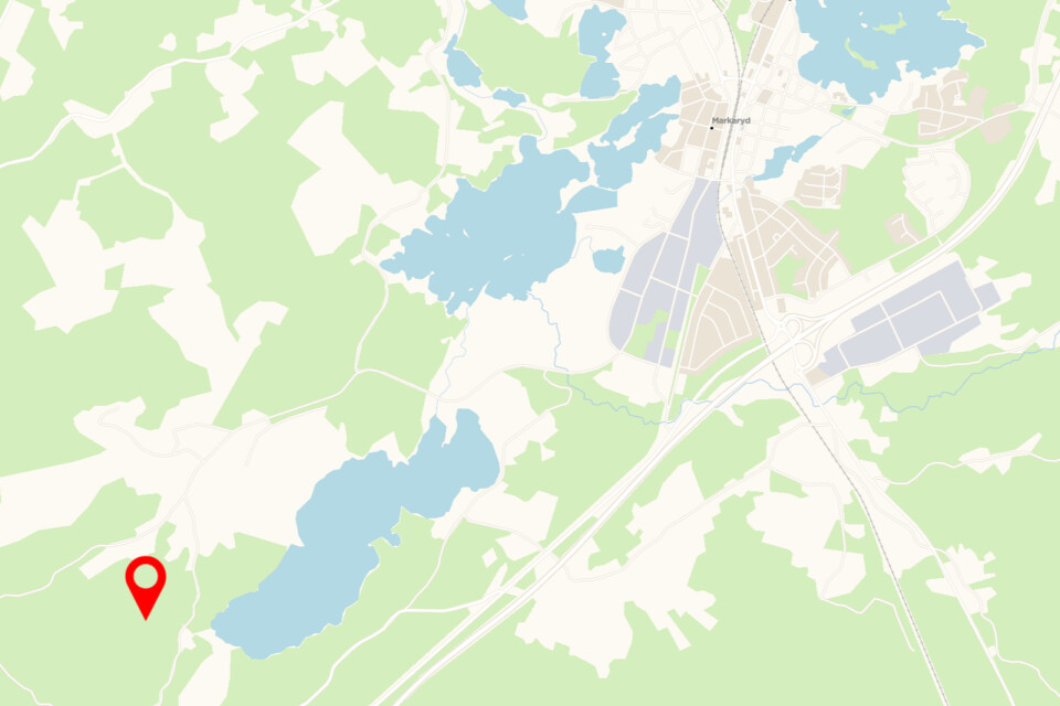 Kroppen hittades i platserna kring Hannabad i Markaryds kommun. Orten ligger precis intill gränsen till Skåne.