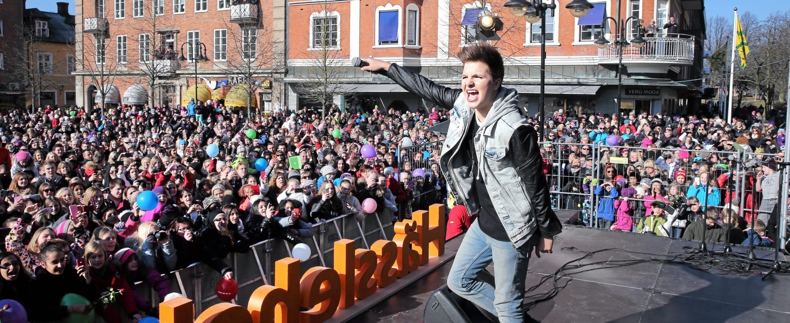 2013 fyllde Robin Stortorget, efter sin seger i Melodifestivalen. På lördag spelar han här igen.Foto: Stefan Sandström/arkiv