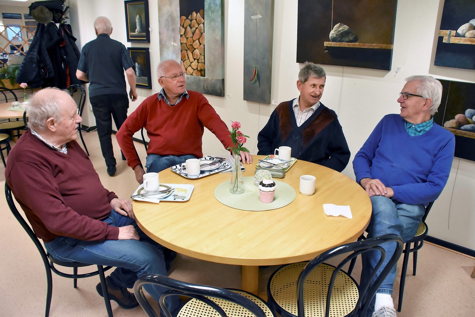 Sten Werner, Bertil Nilsson, Stig Håkansson och Lars-Olle Siggelin försöker varje vecka att lösa världsproblemen i sin egen Akademi. Foto: Helén Fingalsson