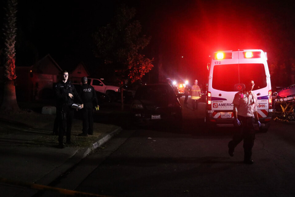 Polis och räddningspersonal fick larmet om en skottlossning under söndagskvällen.