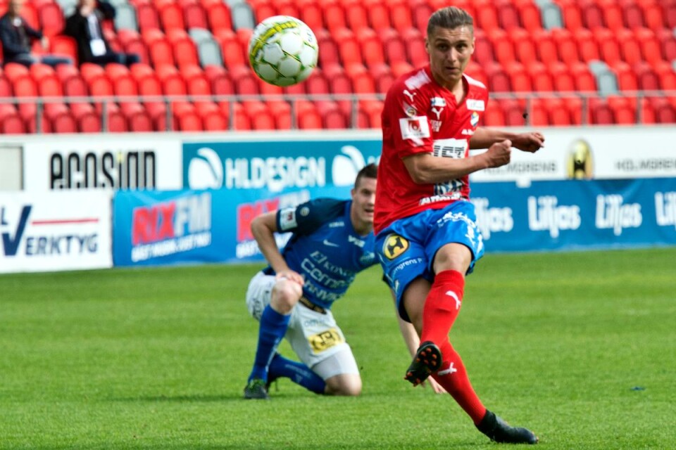 Jonathan Levi åkte ut i Östers derbyförlust mot IFK Värnamo. Foto: Per-Erik Sandebäck, Smålandsposten