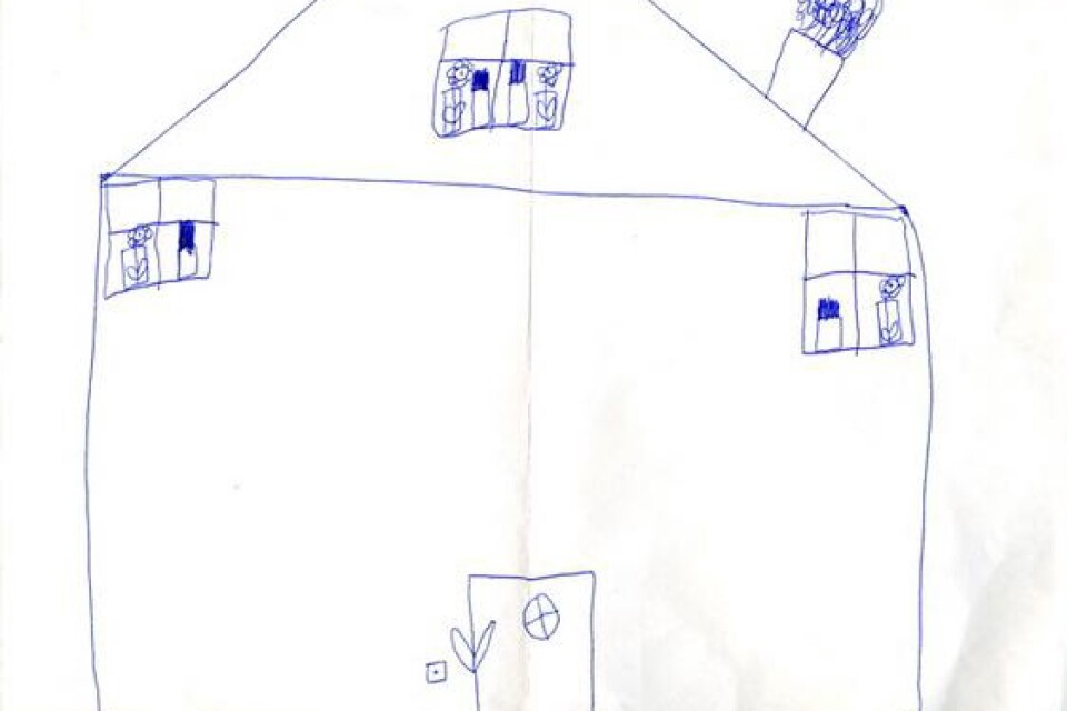 Emilia Månsson, Timmermansgatan 26 i Skillinge, har ritat ett stort fint hus. Emilia är sex år gammal.