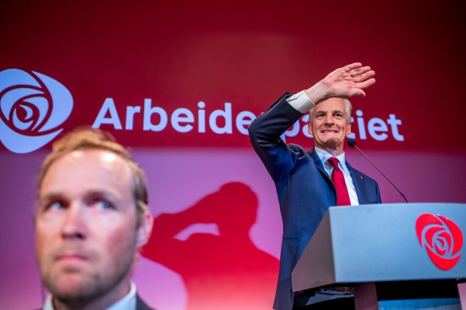 Förlorade mandat men vann regeringsmakten. Arbeiderpartiets ledare och Norges blivande statsminister, Jonas Gahr Støre, gör Norden helrött.