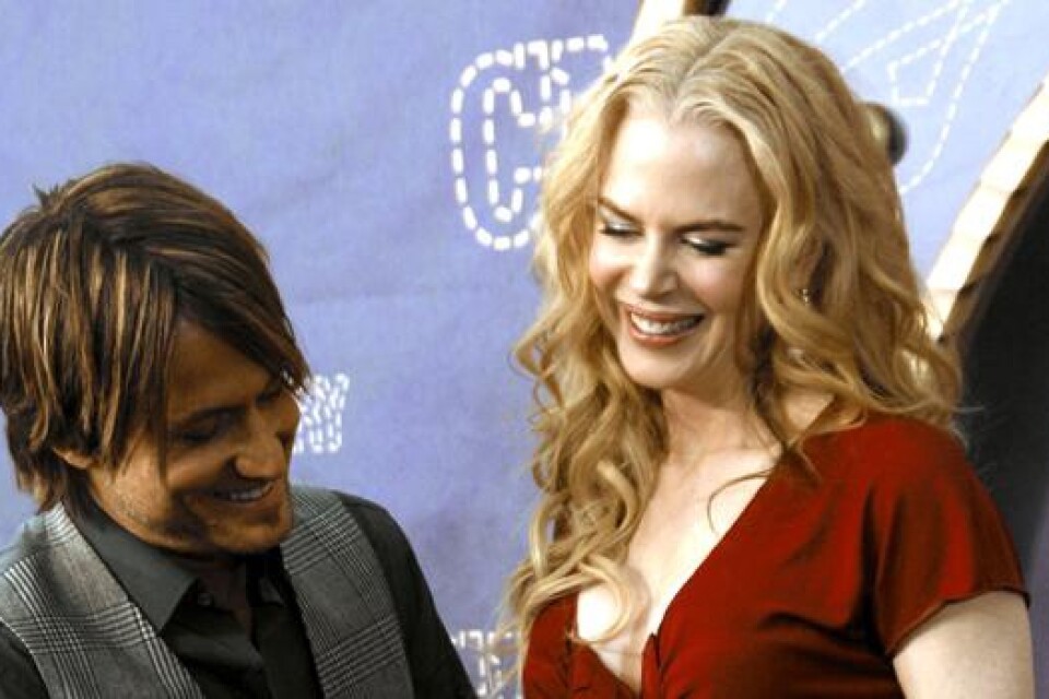 I helgen tillägnade Keith Urban en sång till sin "väldigt, väldigt, väldigt, väldigt, väldigt gravida hustru" och i måndags morse födde Nicole Kidman en dotter.