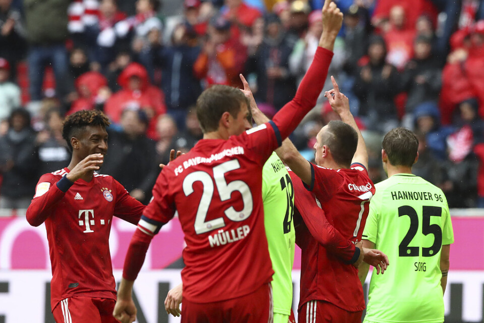 Bayern Münchens Franck Ribéry firar efter att ha gjort lagets tredje mål för dagen.