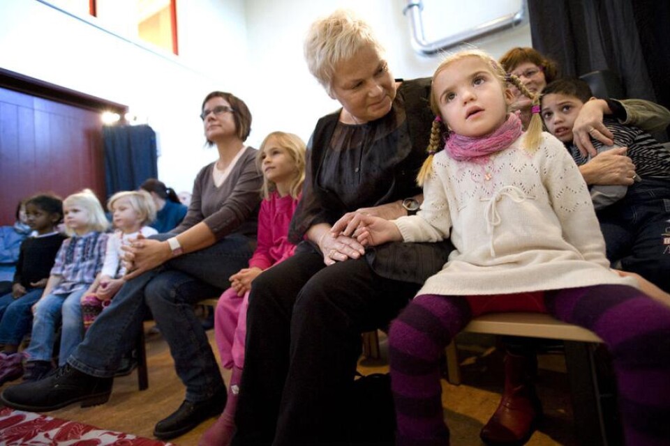 Joline Emanuelsson, till höger, höll mormor i handen när det blev otäckt, bakom henne Josef. I rosa tröja Pauline Bokz.