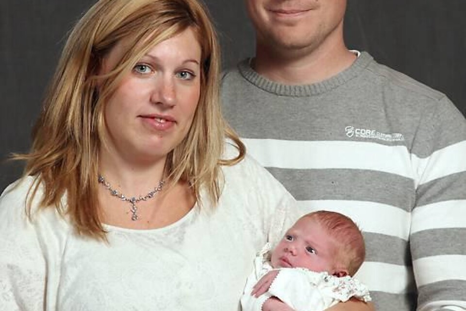 Josefin Franzén och Jim Olander, Ramdala, fick den 27 april en dotter, Skye, som vägde 2 900 g och var 48 cm.