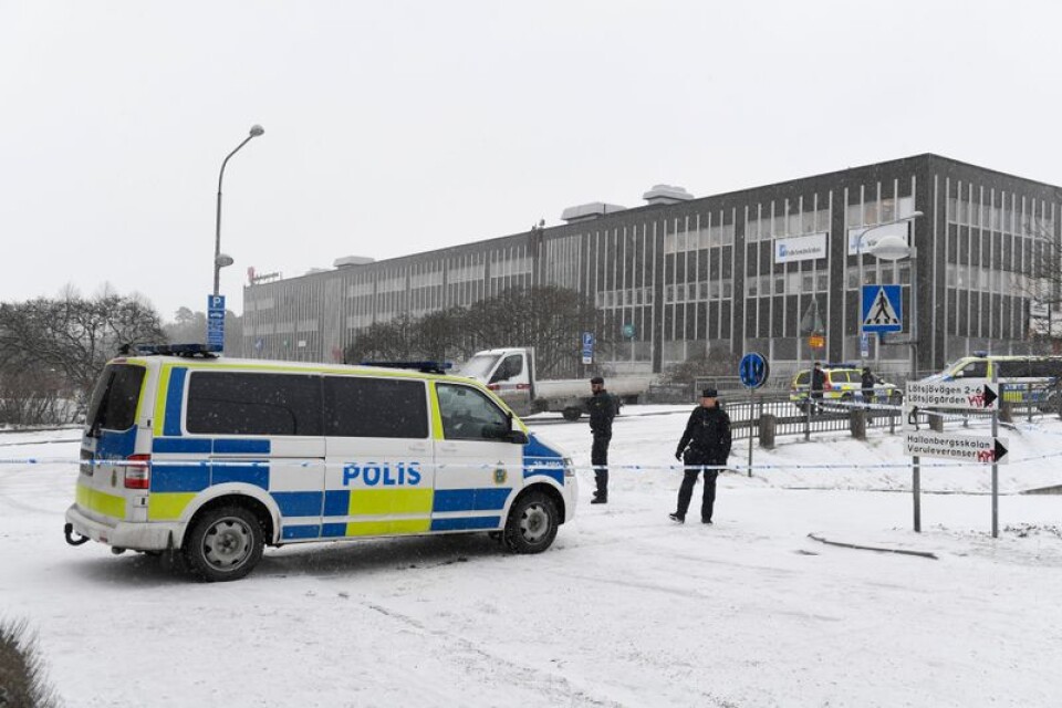 STOCKHOLM 20170307
Polisavspärrningar efter knivmorden i Hallonbergen. Arkivbild.