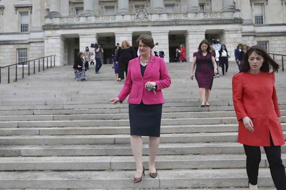 Nordirlands förstaminister Arlene Foster lämnade sin post på måndagen.
