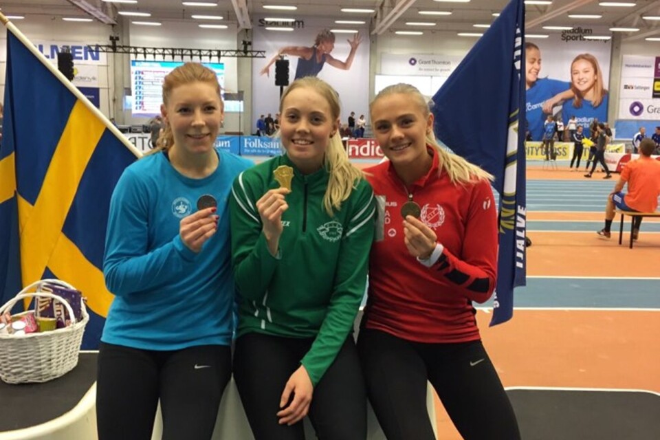 Lovisa Karlsson (höger) tog sin tredje SM-medalj den här månaden. I början av februari plockade hon hem ett silver och brons på mångkamps-SM.
