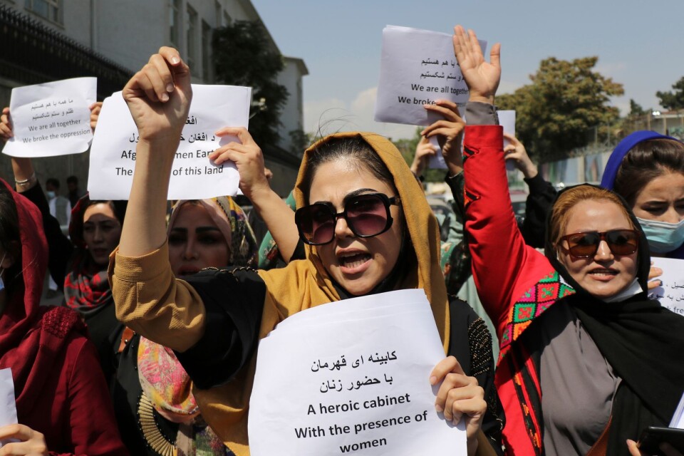 Kvinnor protesterar och kräver sina rättigheter i Kabul den 3 september.