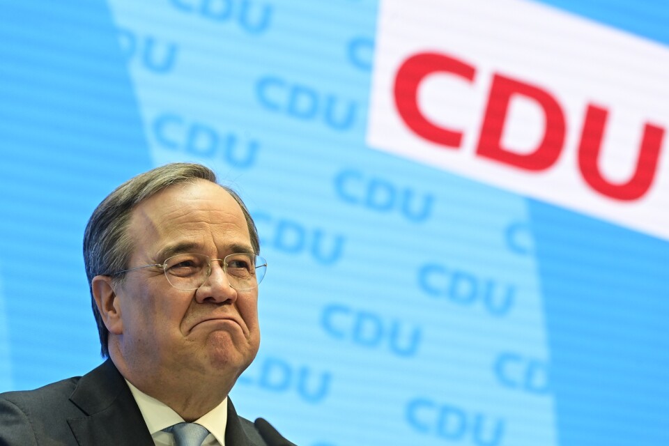 CDU:s ordförande Armin Laschet under en pressträff vid partiets högkvarter i Berlin efter Markus Söders besked.