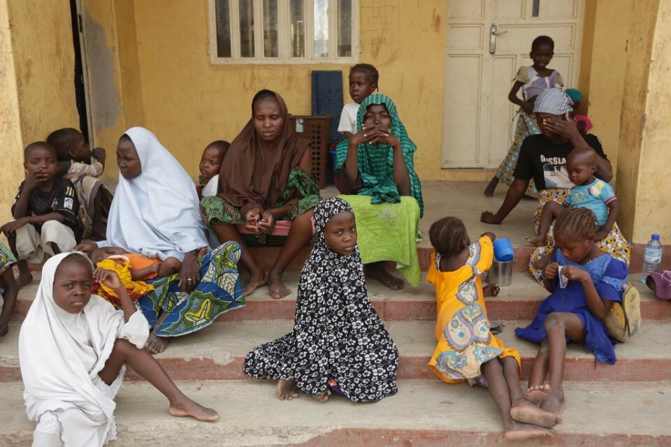 De hörde skottlossning och visste att räddningen var nära, men fasorna var inte över. Deras fångvaktare försökte tvinga dem med sig på flykten, och när de vägrade stenades flera till döds. Vittnesmålen från kvinnorna som befriats ur Boko Harams fångenska