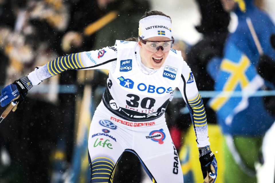 Ebba Andersson under världscuptävlingarna i Falun i fjol.