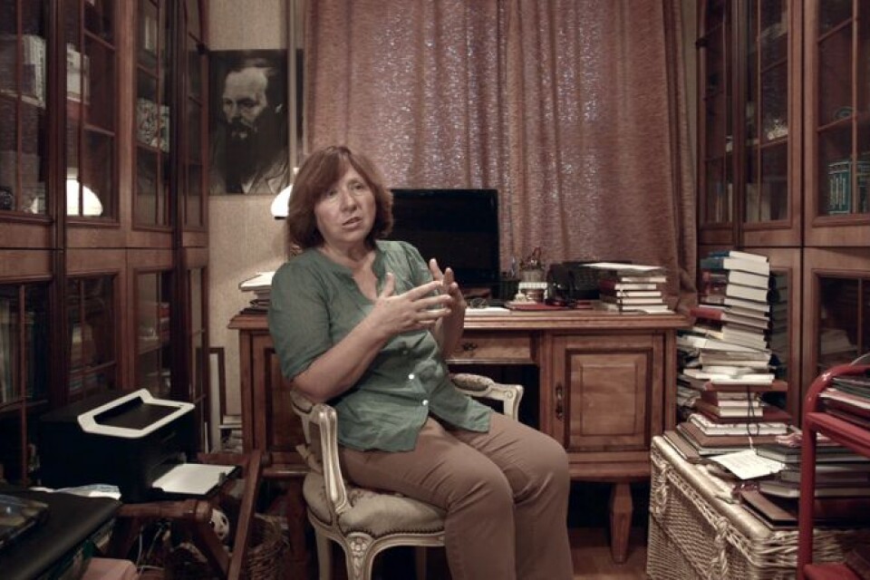 Nobelpristagaren Svetlana Aleksijevitjs nästa bok ska handla om kärlek. ”Lyubov – kärlek på ryska” har dokumenterat hennes arbetsprocess.