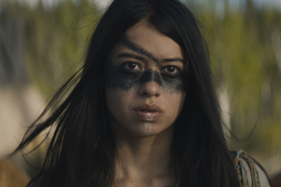 Amber Midthunder som Naru i "Predator"-seriens nya installation "Prey". Pressbild.
