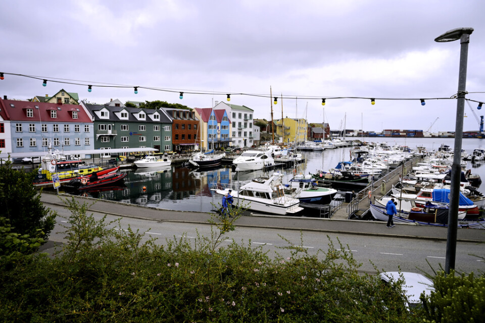Färöarna, här huvudorten Torshamn, vill inte gå till val den 1 november. Arlkivbild.