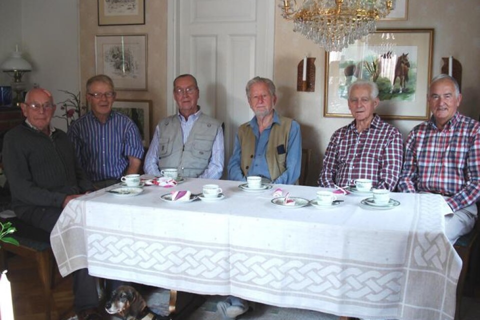 Författarna till boken är (från vänster) Gösta Sjöstrand, Sven-Eric Johansson, Bo Johansson, Hans Billman, Sture Svensson och Stig Olsson.